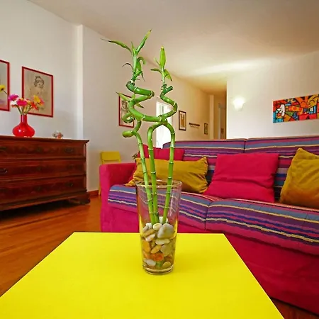 Spacious Flat In The Green With View On Lake Garda