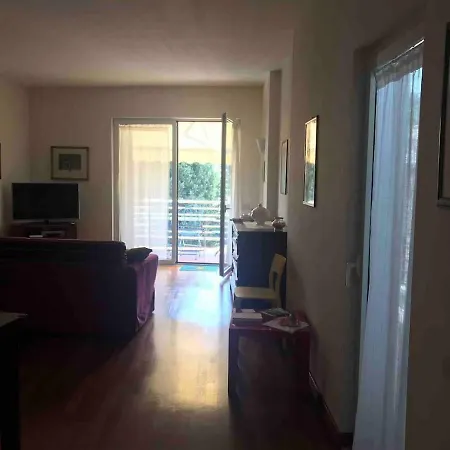 Spacious Flat In The Green With View On Lake Garda *